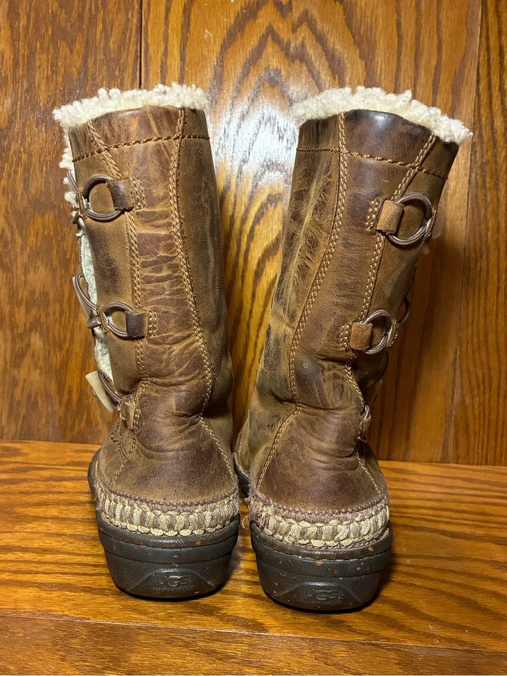 UGG Kona 5156 Leather Sheepskin Toggle Winter Boots Brown Women’s 9